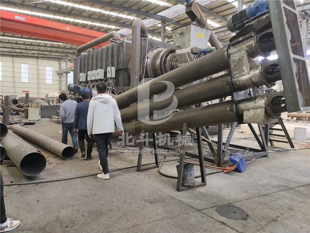 垃圾炭化設(shè)備的資源化利用技術(shù)吸引廣東客戶(hù)前來(lái)考察