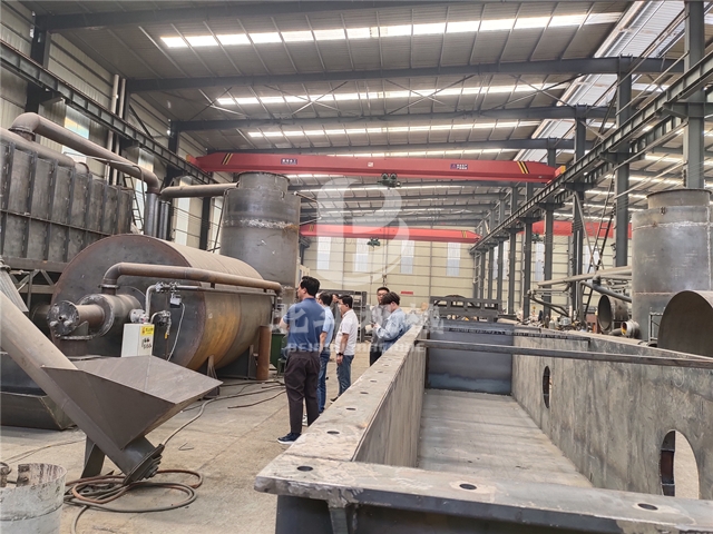 越南客戶(hù)探訪(fǎng)北斗機(jī)械果殼炭化設(shè)備